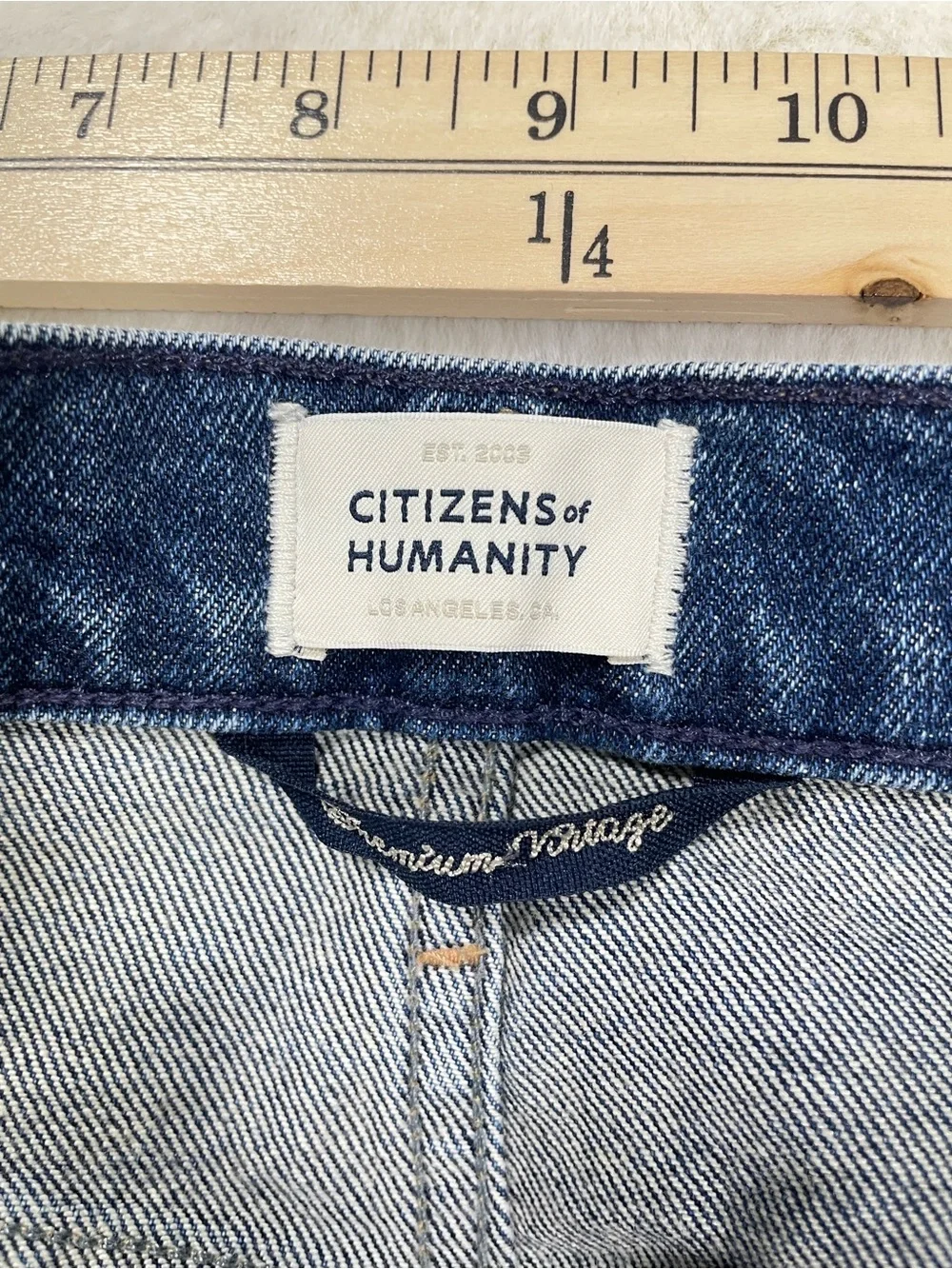 Citizens Of Humanity Slim Straight Jeans in Dark Blue